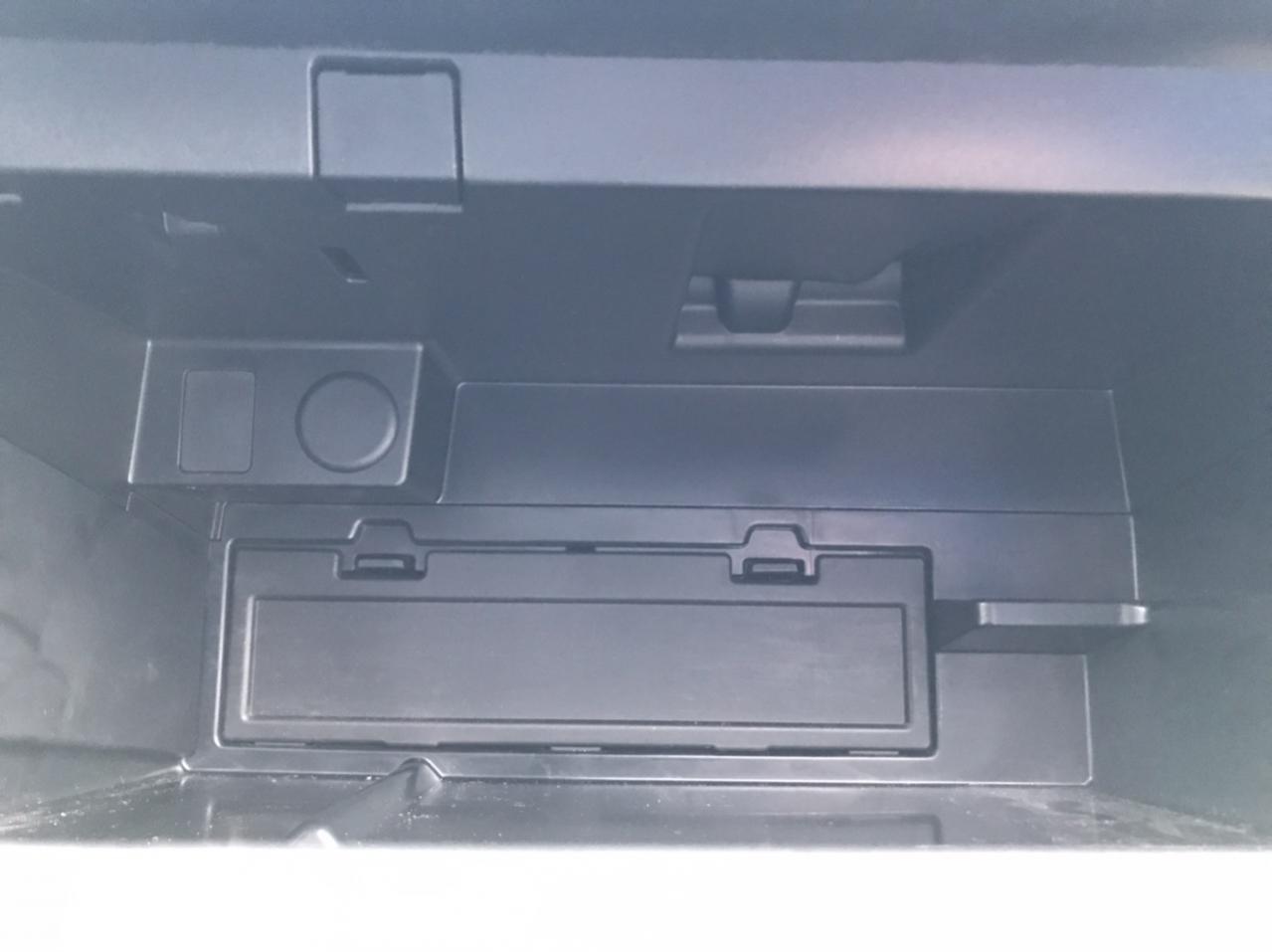 Glove box light location?-aee8a837-b25c-4ef6-8517-a8ea551989ec-jpg