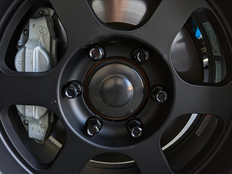 wheel hub dust caps only in the front?-pxl_20210403_002222731-jpg