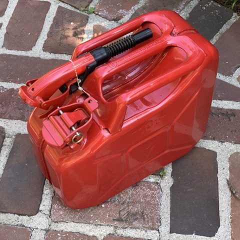 405576d1688772463-best-way-carry-spare-fuel-5abe5b07-d7c2-4305-a401-7e92a40cbf2e-jpeg