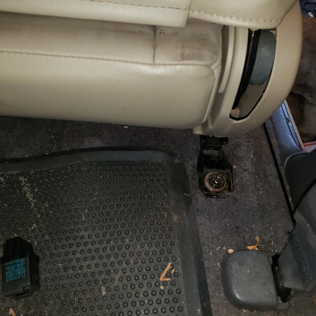 2nd Gen Alternate Seat Idea-4runner-subaru-seats-right-rear-mount-jpg