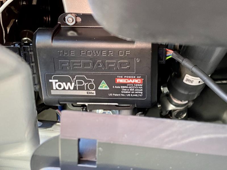 Intergraded Brake Controller Location-redarc_tow-pro_controller_installation-jpg