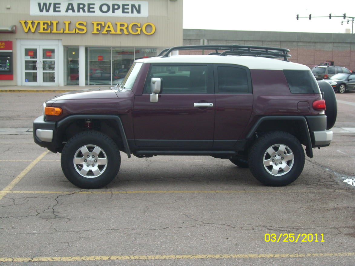 FJ pic thread, post em up...-lift-tires-2-jpg