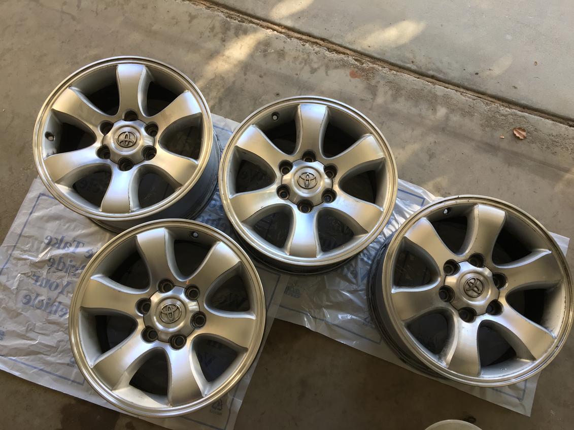 (SoCal) 4th gen Sport Edition 17&quot; wheels w/ center caps-img_0232-jpg