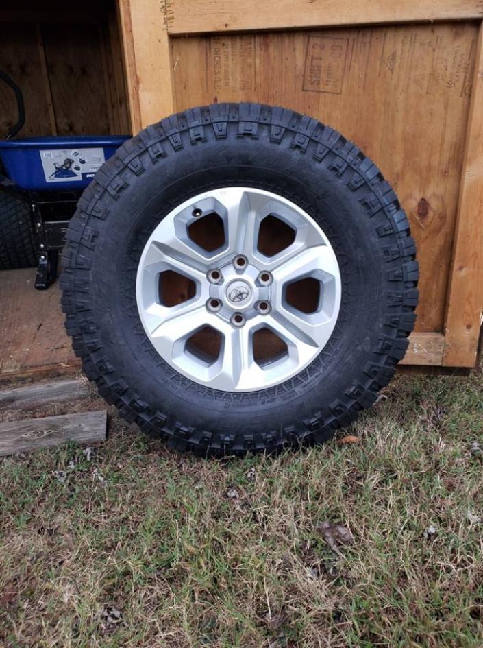 FT/FS 4Runner Stocks W/ Almost new Falken MT 285/70r17 (North AL)-72751415_10220668796254893_7328258639943172096_n-jpg