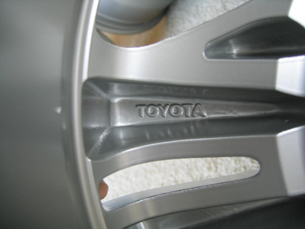 4 OEM TOYOTA TUNDRA/SEQUOIA alloy rims-img_5076-jpg