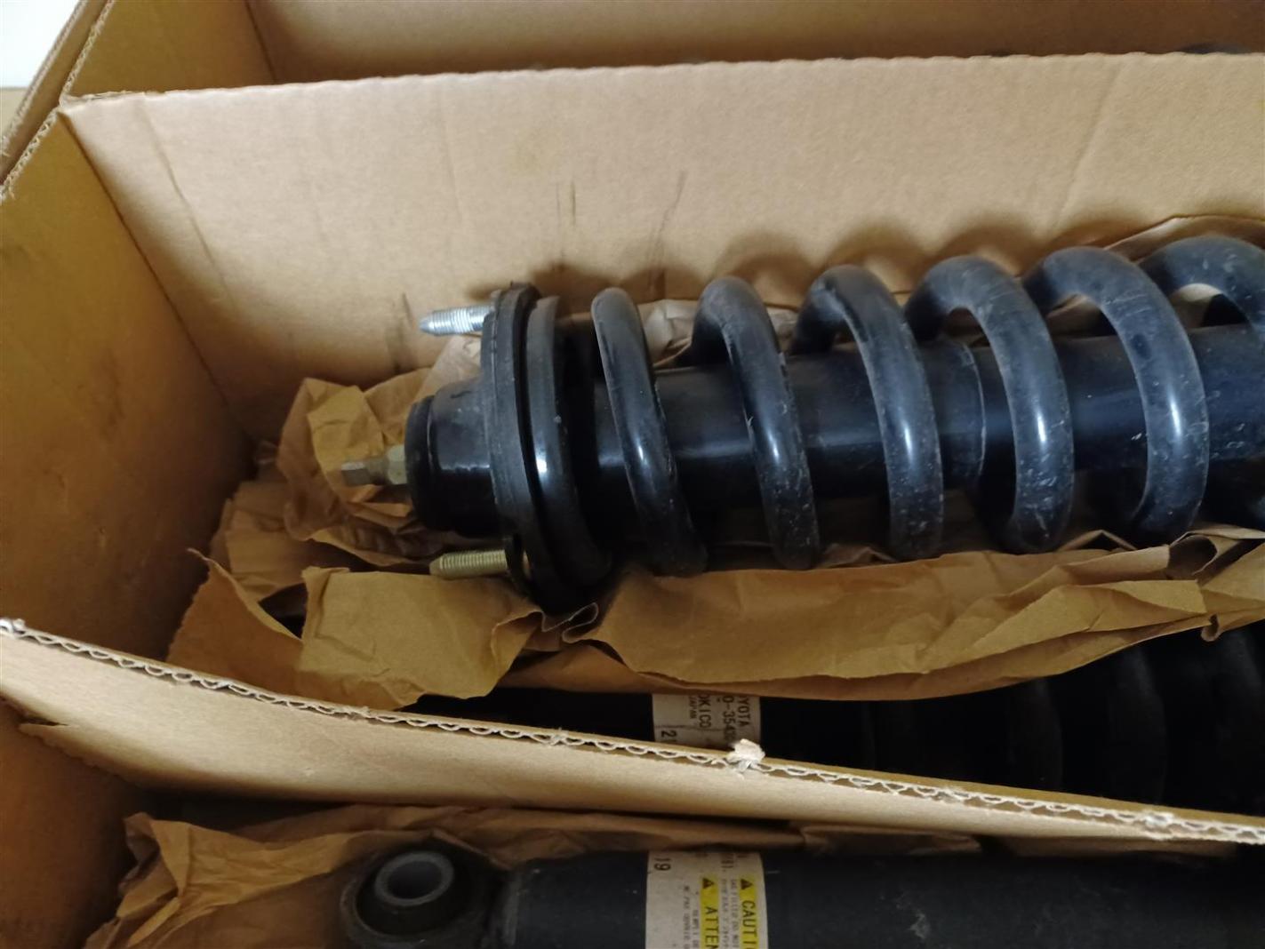 FS: 2018 SR5 OEM Suspension and 1/2 in spacers-20210830_114614-jpg