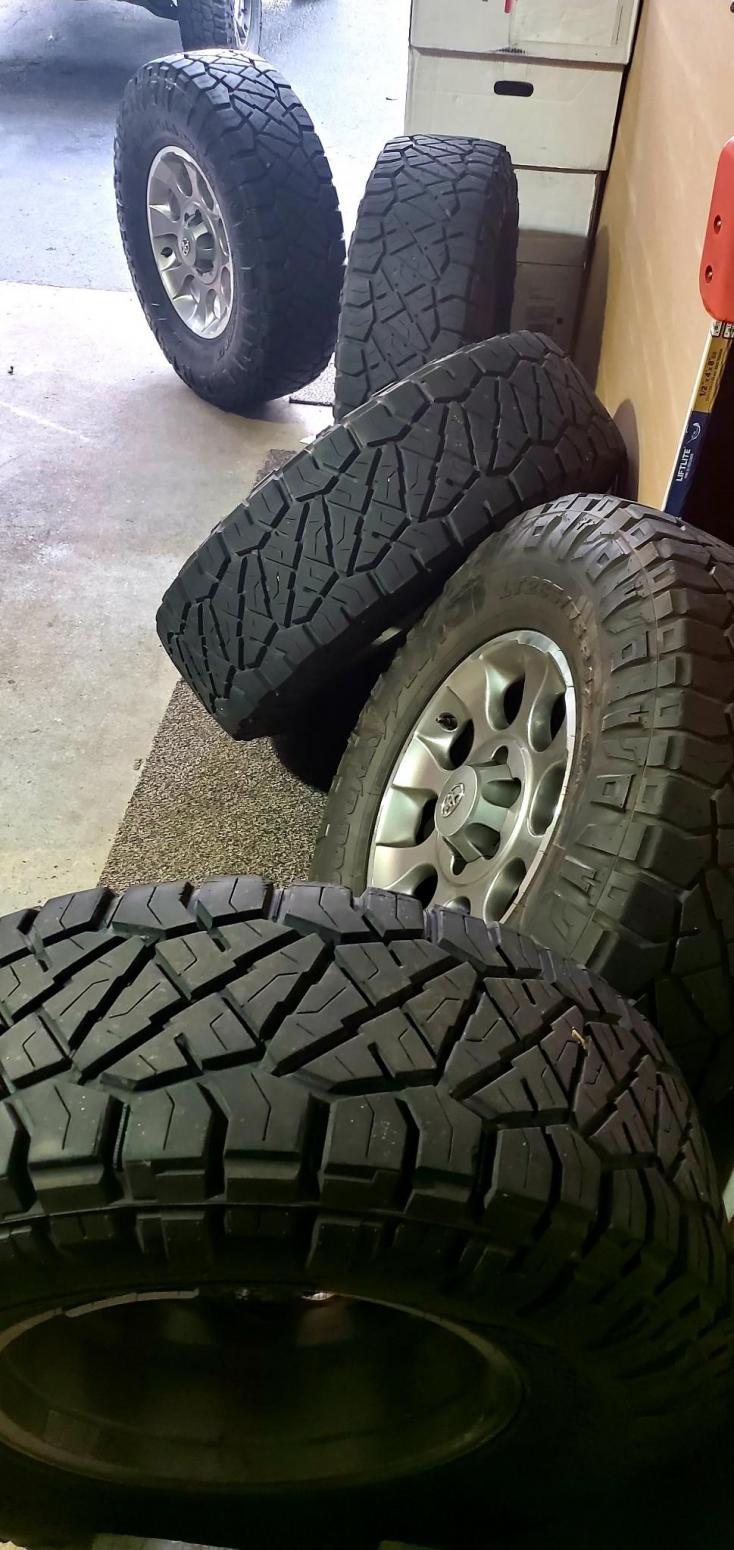 SOLD-LI NY - 5 Nitto Ridge Grapplers Mounted and Balanced on 17inch FJ Wheels - 00-signal-2021-08-28-170019_002-jpg