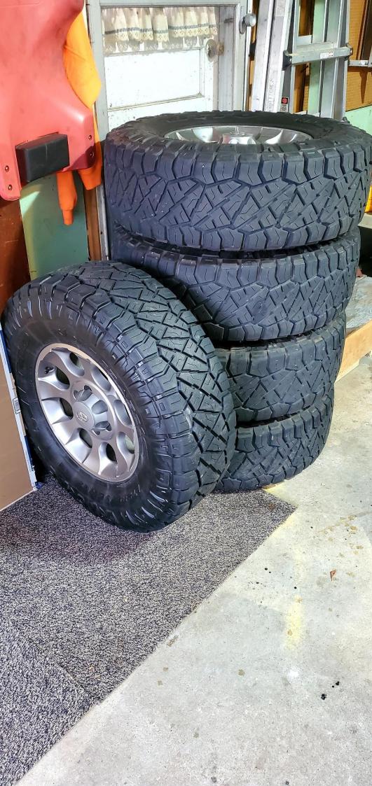 SOLD-LI NY - 5 Nitto Ridge Grapplers Mounted and Balanced on 17inch FJ Wheels - 00-signal-2021-08-28-170019_010-jpg