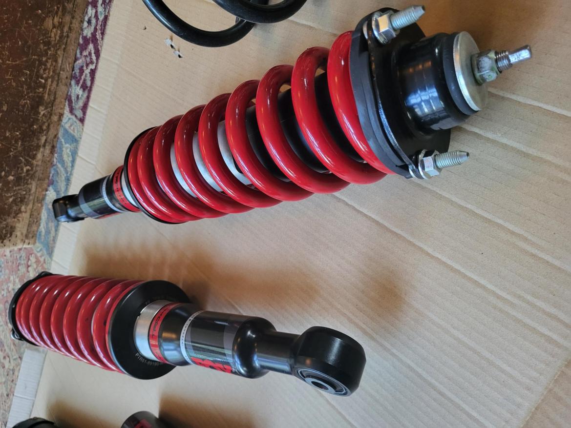 TRD Pro Fox Struts &amp; Springs 00 shipped-20230627_080137-jpg