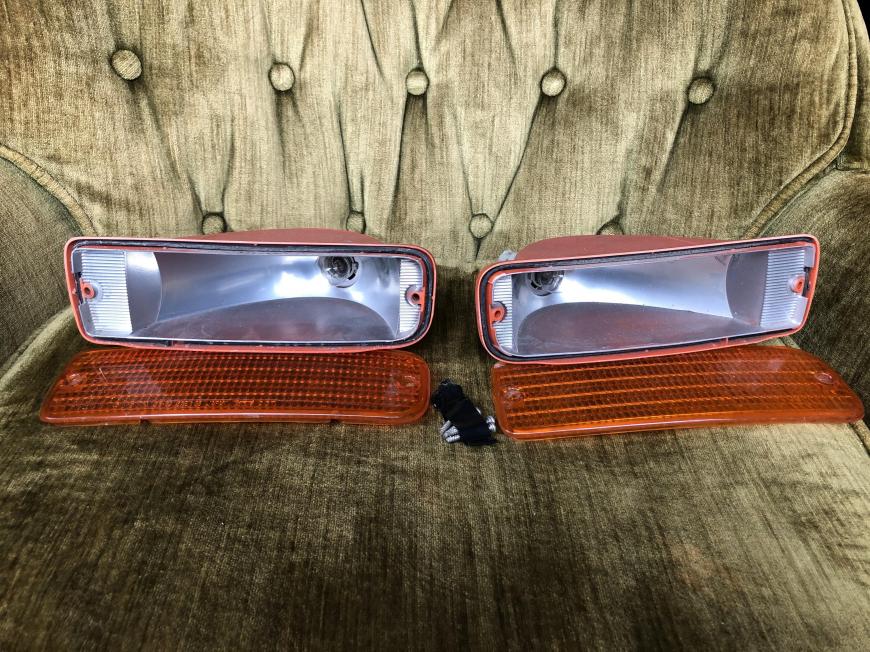 SOLD: 3rd Gen SR5 Front Turn Signals-img_8215-min-jpg