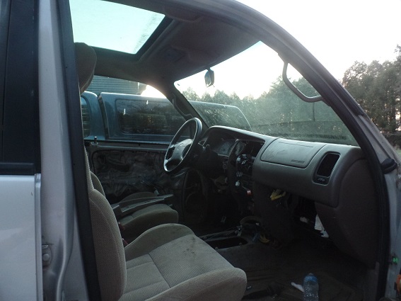 PART OUT. 3rd GEN 2002 SR5 4RUNNER  4X4 3.4L AUTO NY State-sam_4671-jpg