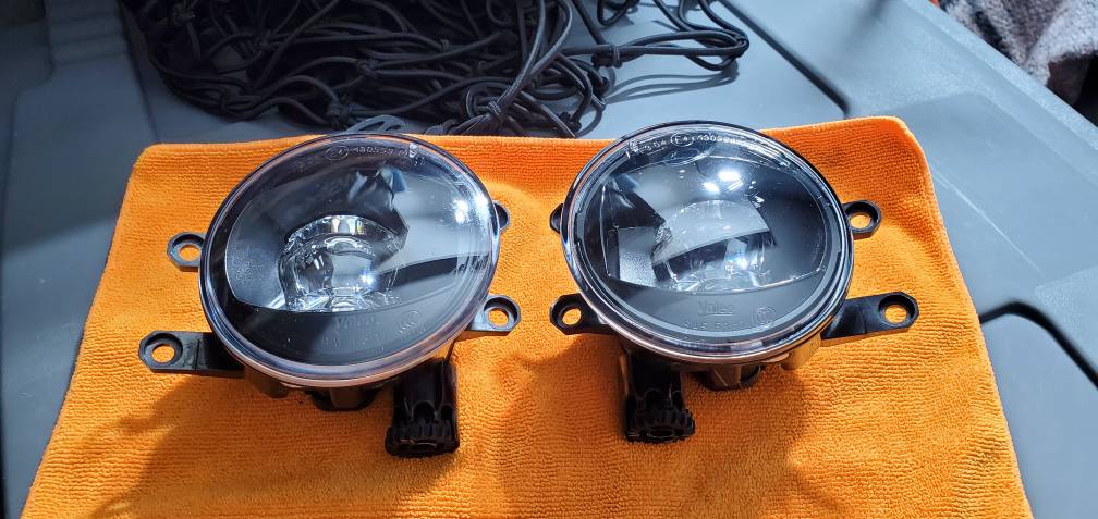 FS: 5G OEM LED Fog Lights - , Socal. CA-20240316_205853-jpg