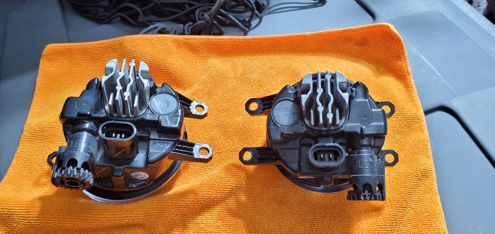 FS: 5G OEM LED Fog Lights - , Socal. CA-20240316_205909-jpg