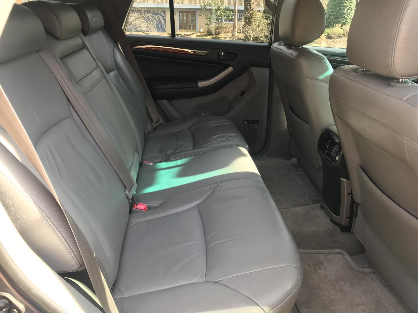 FS: 4th Gen K Alexandria VA Limited V8 Gray Mica-back-seat-jpg