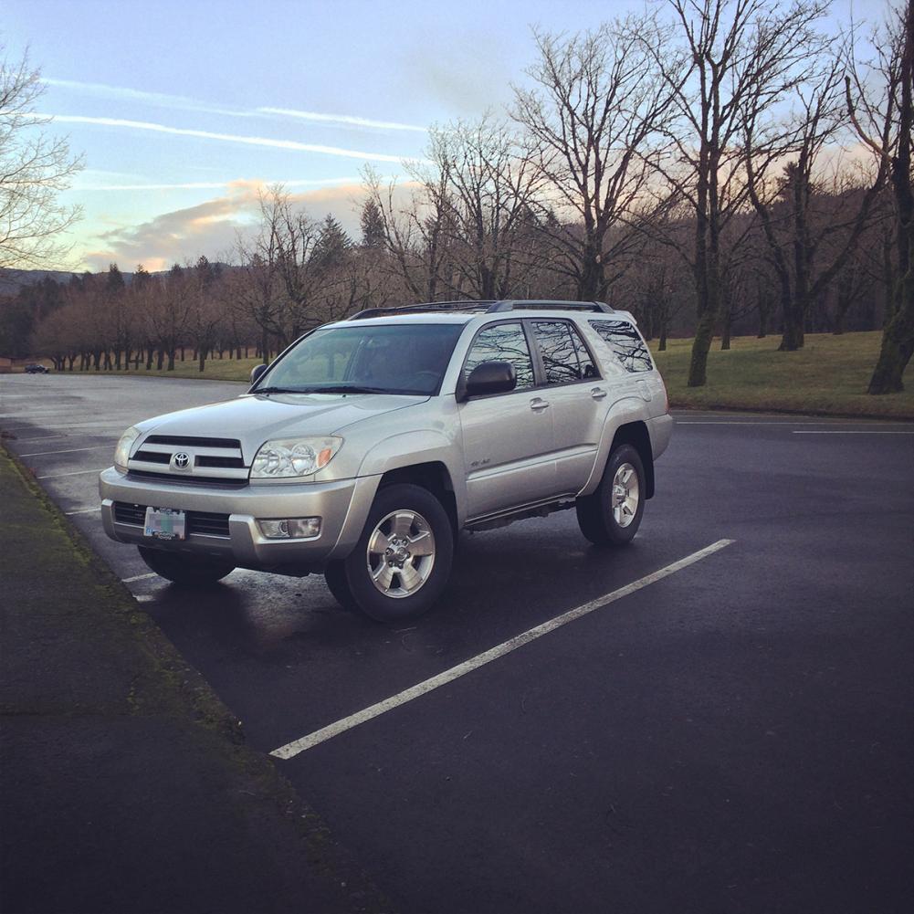 FS: Silver 2004 4th gen 4WD V6 4Runner SR5. ,500/Vancouver WA. 2 owners-img_0893-jpg