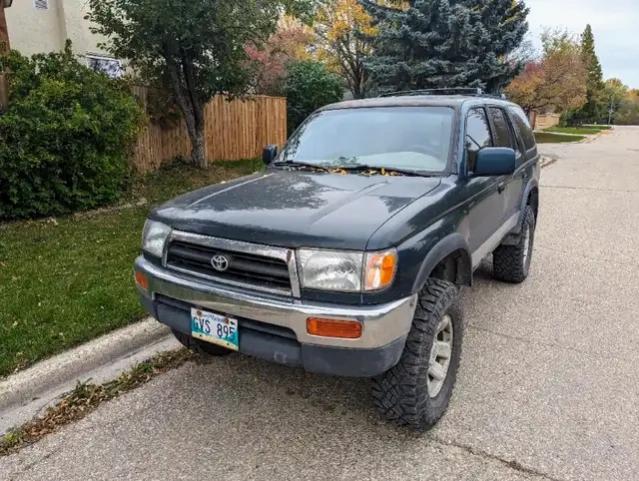 FS: 3rd GEN 98 4Runner ***parts vehicle*** - 00? CAD -  Winnipeg, Manitoba, Canada-f198699f-26f1-4262-947a-3c32e3c25233~2-jpg