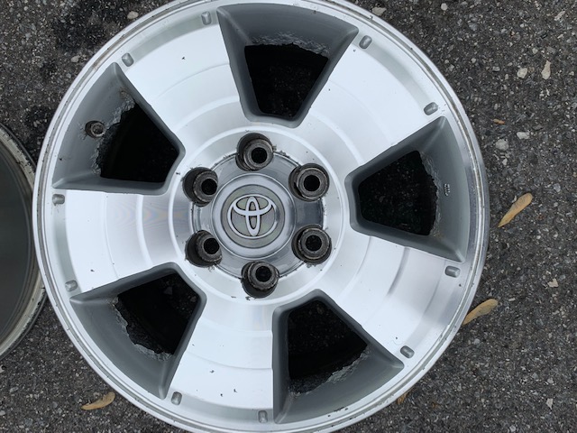 Free - 4th gen Wheels 17&quot; - Set of 4 - Baltimore MD-img_0251-jpg