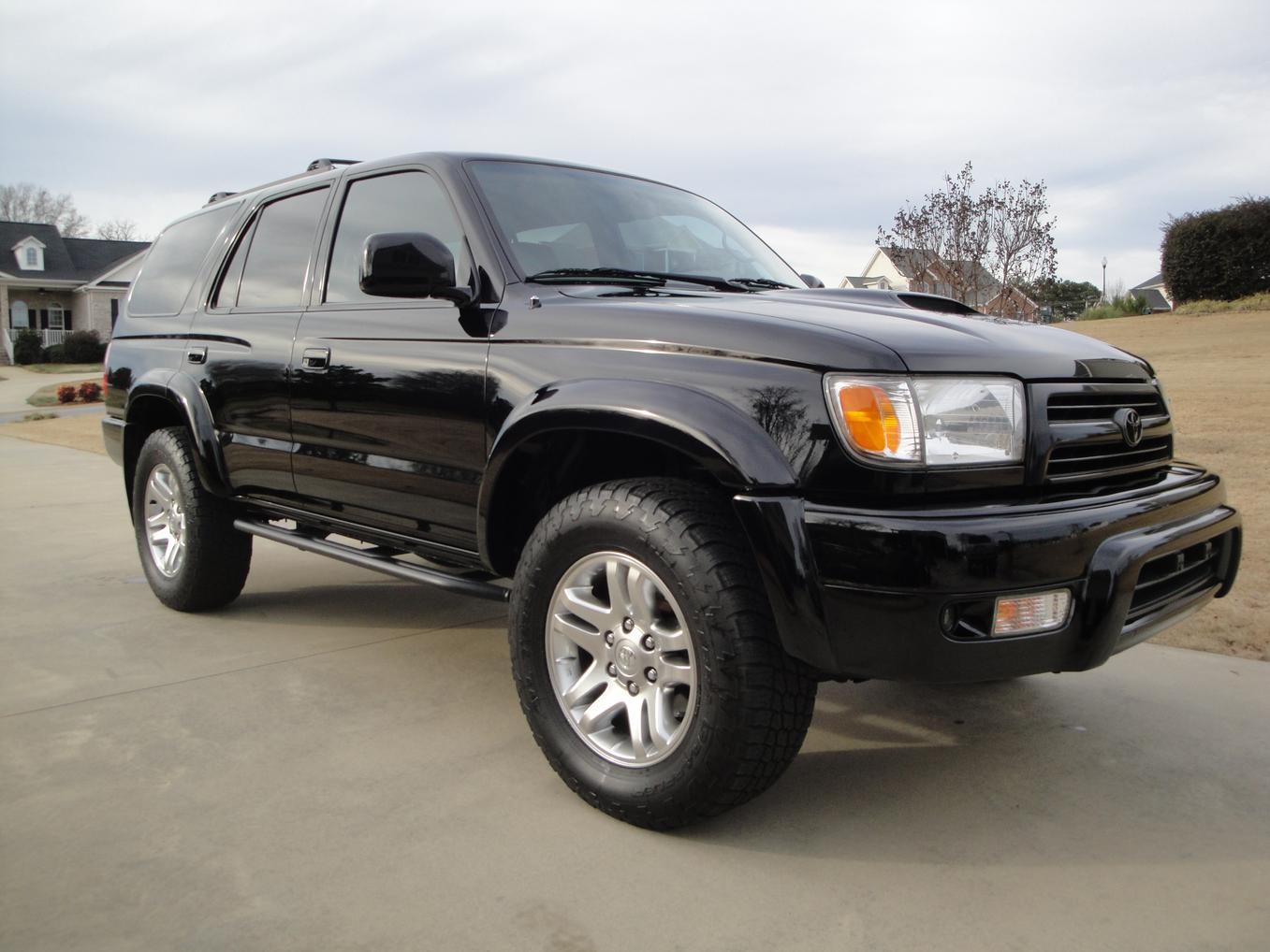 Post Up you Black 4runners!-image-jpg