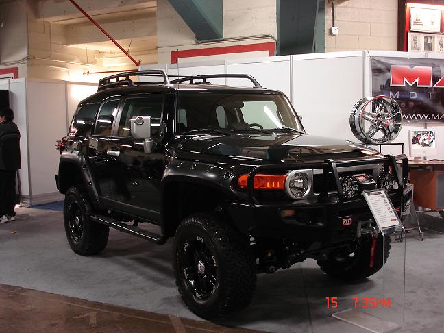 HELP!!! (Posting Pics_-fj-cruiser-angle-view1-jpg