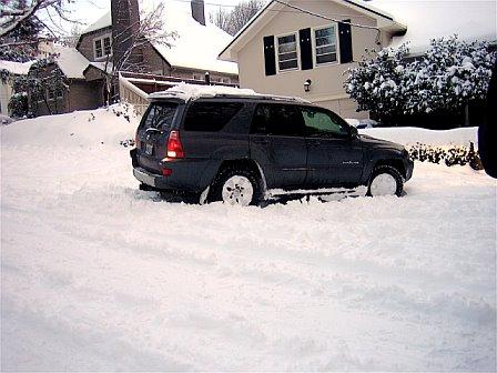 Mr. Bank's 4runner-fun-snow-jpg