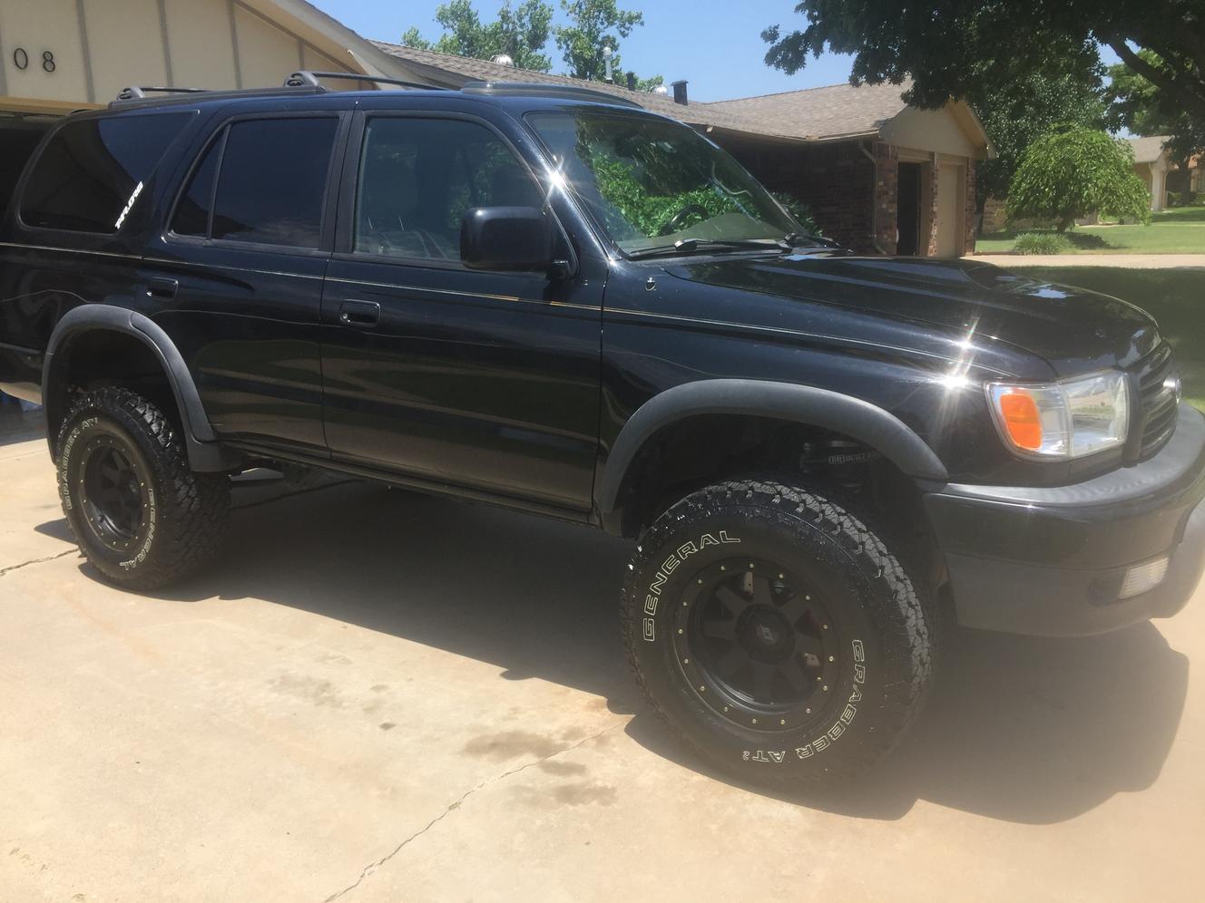 Post Up you Black 4runners!-image-jpg