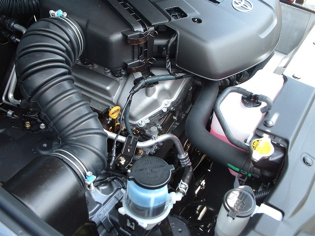 New 2005 SR5 V6-engine2-jpg