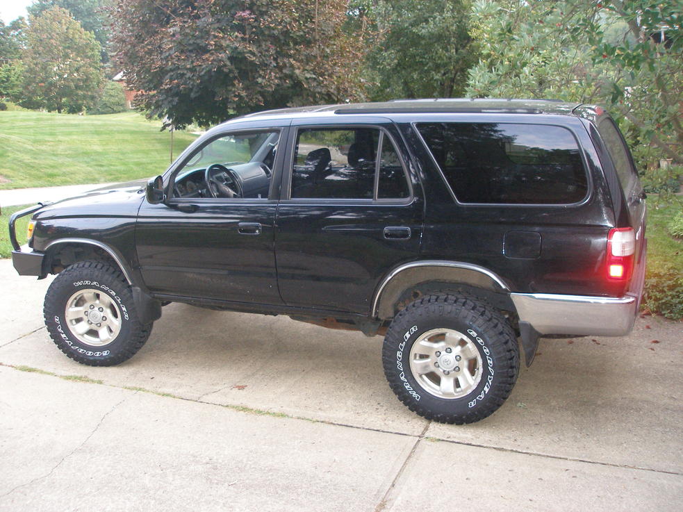 Post Up you Black 4runners!-p8271776-jpg