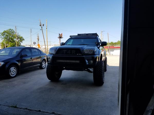 Post Up you Black 4runners!-user169816_pic51206_1526454309-jpg