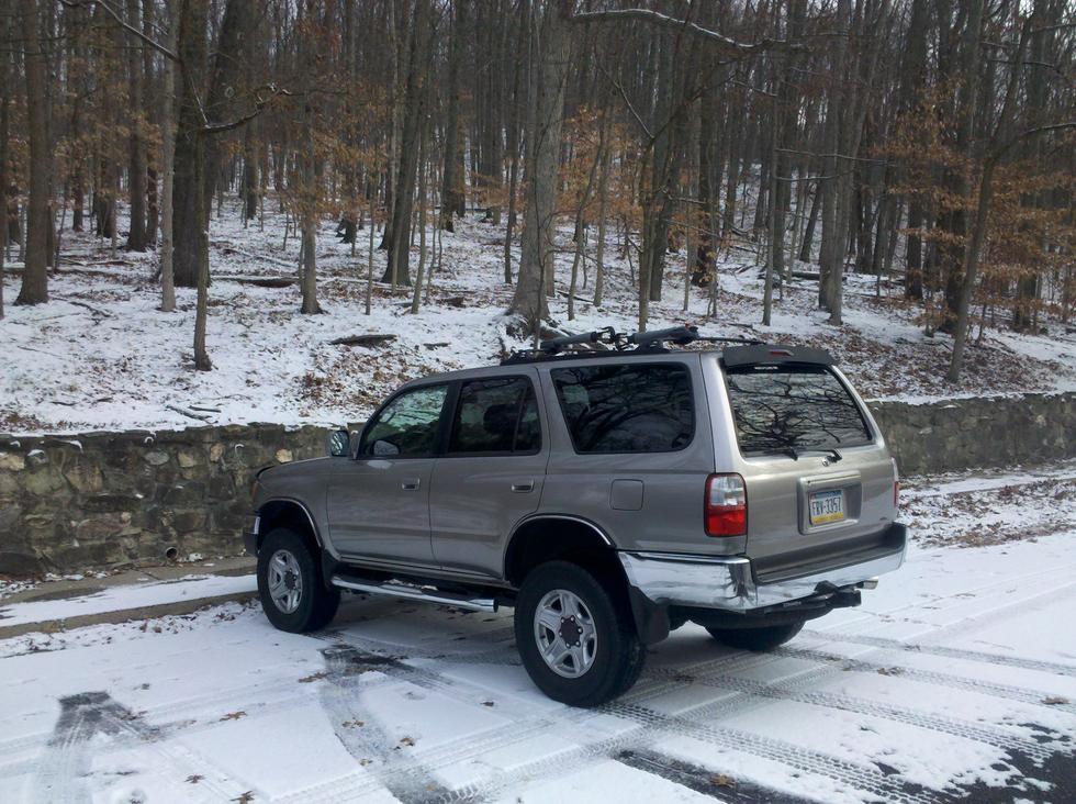 Post up your Silver 4runners....-img_20101211_094955snow-jpg
