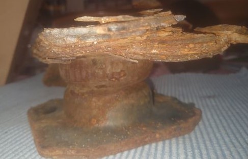 Rusted engine shield-toyota-rust-5-jpg
