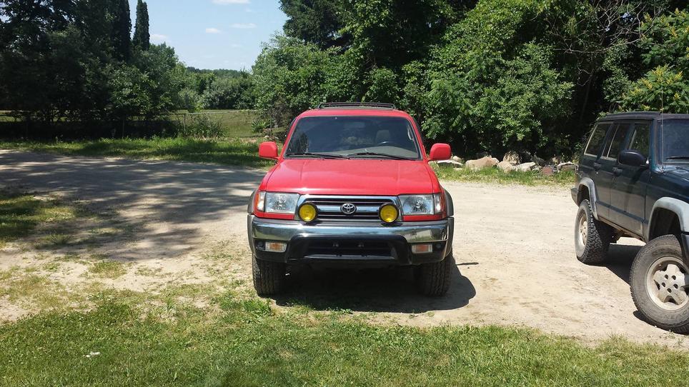 Michigan Members-4runner-yellow-fogs-jpg