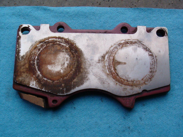 Front brake caliper &amp; pad replacement-t4rfrbr06-jpg