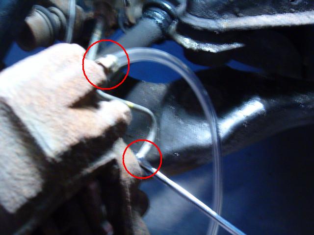 Front brake caliper &amp; pad replacement-t4rfrbr03-jpg