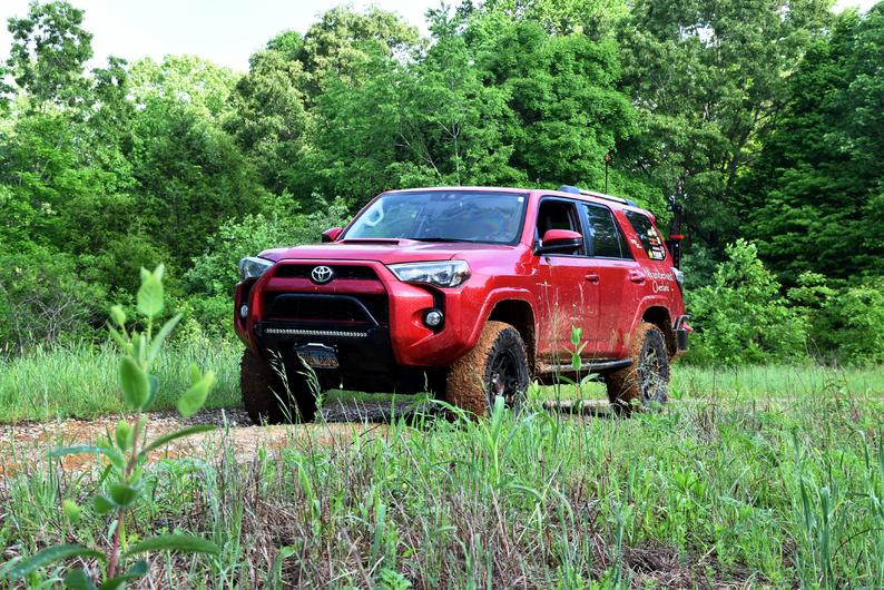 Northern Illinois 4Runner Group-lbl_grass-jpg