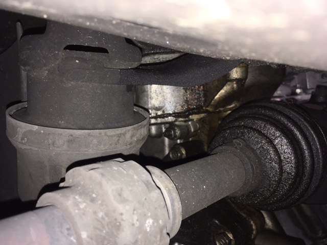 2008 highlander oil leak, should I try to fix?-img_0596-jpg