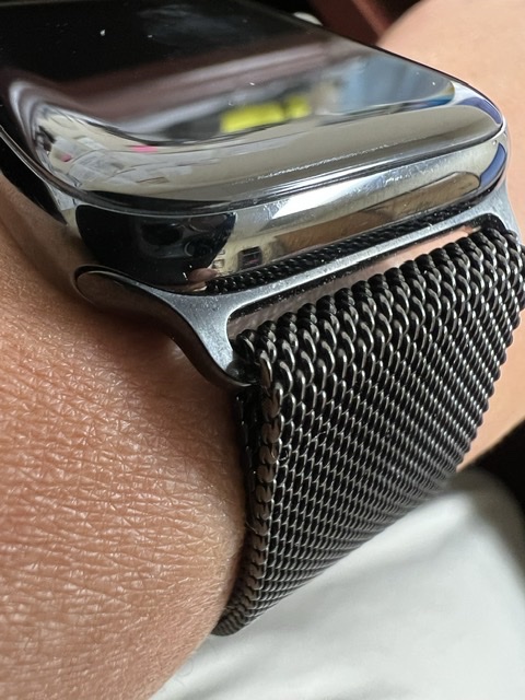 Apple Watch Series 4-a9ae7b87-dc98-4e78-ba41-463da5a12d98-jpeg