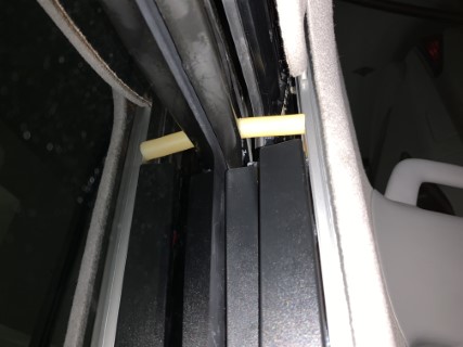 Rattling noise on ceiling-alum-rail-jpg