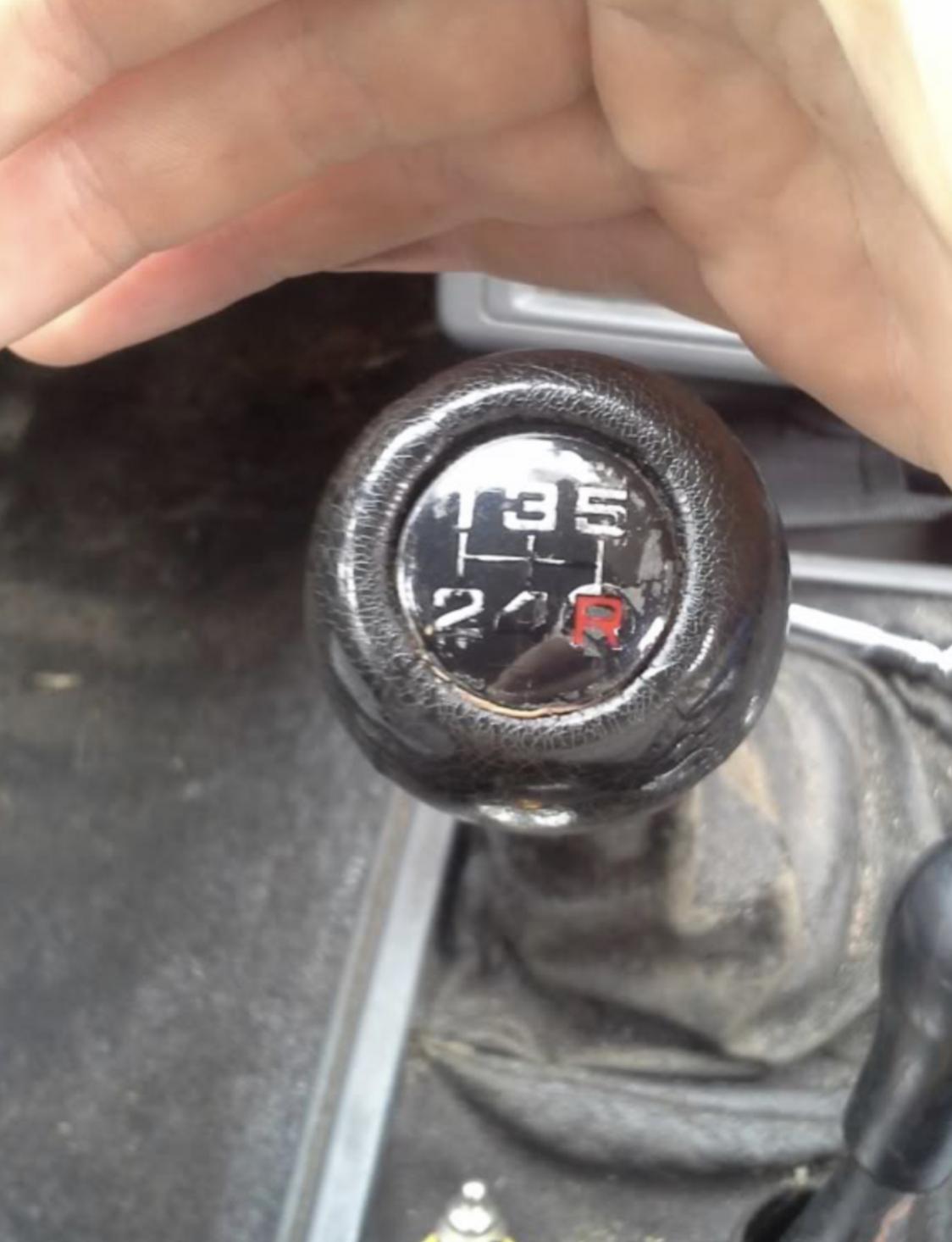 WTB main tranny shift knob for 1st gen 4Runner-322cf7b3-82ce-45eb-855e-51d3bd9ef4c9-jpg