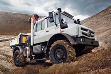 2014-mercedes-benz-unimog-front-three-quarters-view.jpg