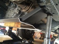bottle jack again to hold RCI cross member in place.jpg