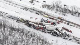 mc-pictures-snow-squalls-blamed-for-fatal-pile-006.jpg