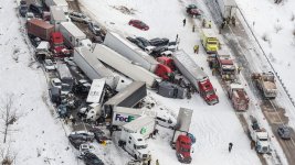 mc-pictures-snow-squalls-blamed-for-fatal-pile-005.jpg