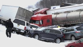 mc-pictures-snow-squalls-blamed-for-fatal-pile-014.jpg