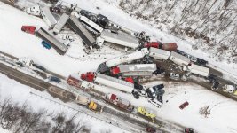mc-pictures-snow-squalls-blamed-for-fatal-pile-021.jpg