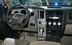 toyota.tundra.int.500.jpg