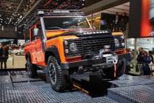 land-rover-says-goodbye-to-the-defender-with-3-special-editions-live-photos_7.jpg