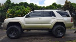 4runner with procomp tires.jpg