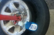 001_filling_the_tire_with_air.jpg