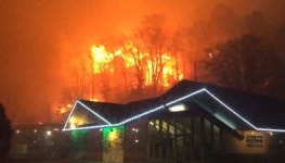 c8b8ad04-8d2a-4a9c-8ec0-46b4f65bd204-Gatlinburg-fire.jpg