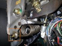 1_spring_bushing_broken_in_place.jpg